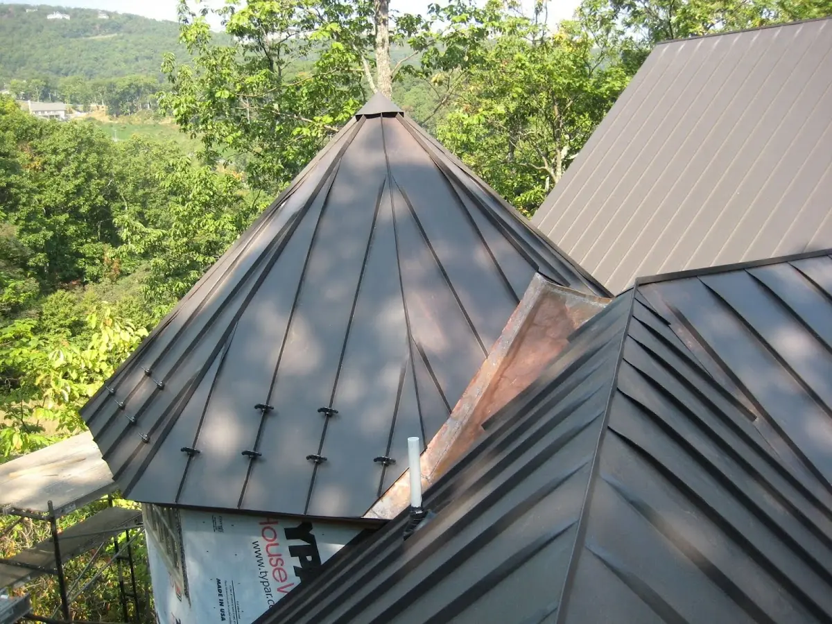 Professional Roof Tarp Installation by Craftsman Roofing in Arrowhead Trails